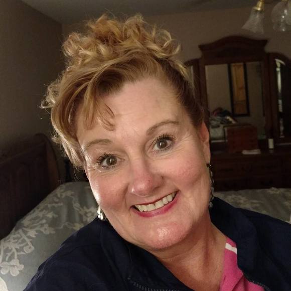 Meet your Posher, Cynthia - Picture 1 of 1